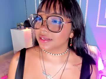 Watch isabella_zc performing live on BoomCams free cam network