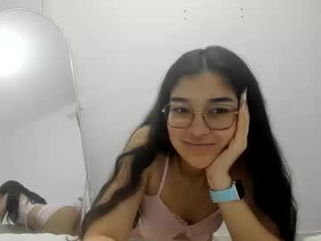 Watch isasuarezzzz performing live on BoomCams free cam network