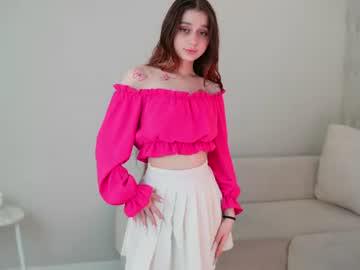 Watch isisschwendinger performing live on BoomCams free cam network