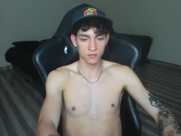 Watch it_jhon performing live on BoomCams free cam network