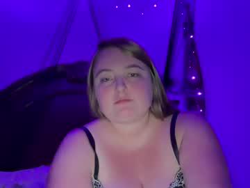 Watch jayde_777 performing live on BoomCams free cam network