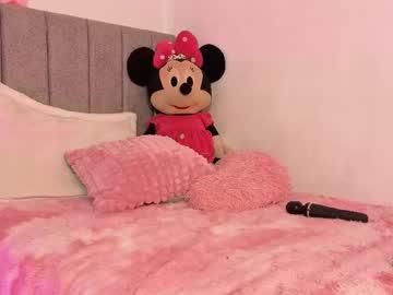Watch jazmiin_33 performing live on BoomCams free cam network