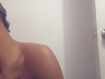 Watch jean_2712 performing live on BoomCams free cam network
