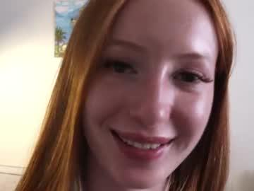 Watch jennifer_mccoy performing live on BoomCams free cam network