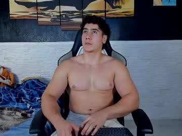 Watch jepplay performing live on BoomCams free cam network