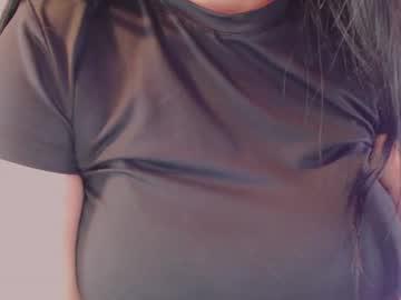 Watch jessielines_1 performing live on BoomCams free cam network
