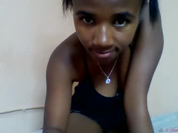 Watch jessyh01 performing live on BoomCams free cam network