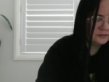 Watch jessyqueen55 performing live on BoomCams free cam network