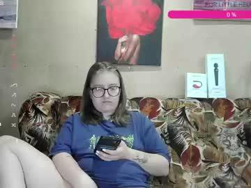 Watch jessystoune1 performing live on BoomCams free cam network