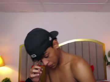 Watch jhos_padill performing live on BoomCams free cam network
