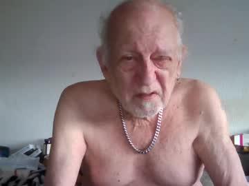 Watch johan1948 performing live on BoomCams free cam network