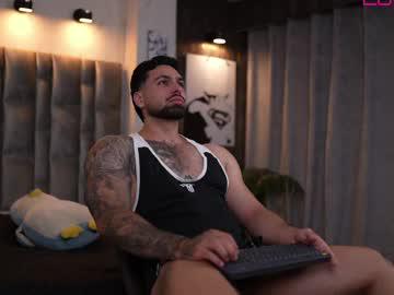 Watch john_king29 performing live on BoomCams free cam network