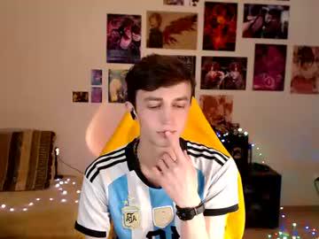 Watch john_winx performing live on BoomCams free cam network
