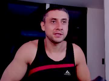Watch johnny_seens1 performing live on BoomCams free cam network