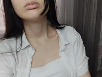 Watch juanitacalcano performing live on BoomCams free cam network