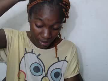 Watch juicyberryx performing live on BoomCams free cam network