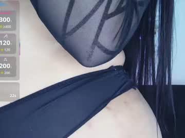 Watch juli_rose_ performing live on BoomCams free cam network