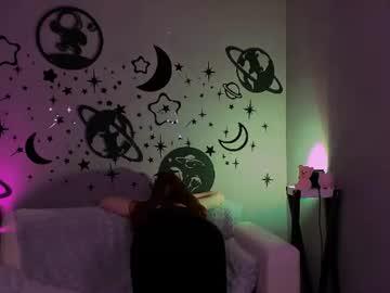Watch juliet_roseee performing live on BoomCams free cam network