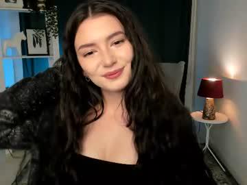 Watch julietaromaniss performing live on BoomCams free cam network