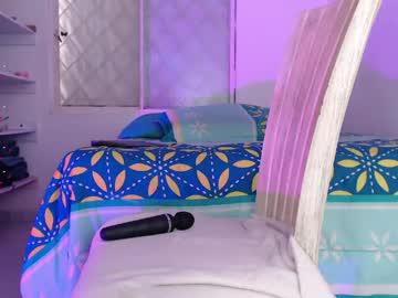 Watch julieth_spencer1 performing live on BoomCams free cam network