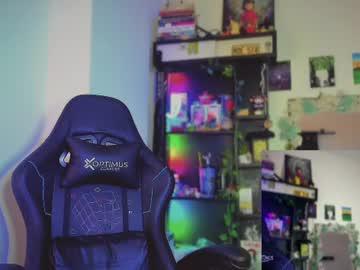 Watch juniior0_0 performing live on BoomCams free cam network