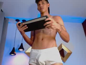 Watch kamisuarezz performing live on BoomCams free cam network