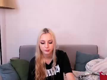 Watch karolina_brand performing live on BoomCams free cam network