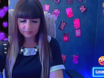 Watch karolina_mia performing live on BoomCams free cam network