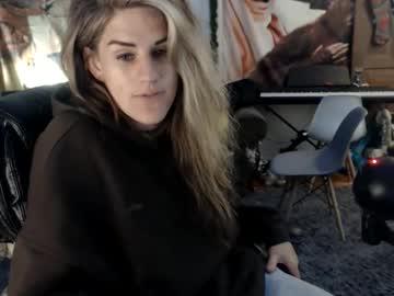 Watch katiecutie_5 performing live on BoomCams free cam network