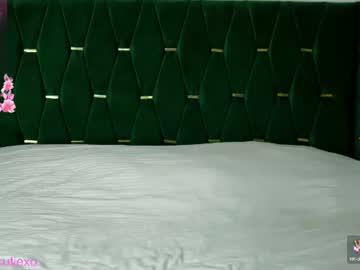 Watch katiecutieexooo performing live on BoomCams free cam network