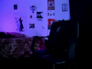 Watch kattx_ performing live on BoomCams free cam network