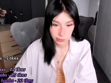 Watch kelly_blush_ performing live on BoomCams free cam network
