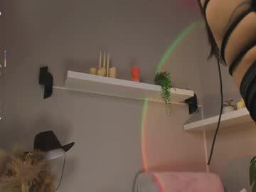 Watch kellyy_bern performing live on BoomCams free cam network