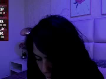 Watch kikii_1 performing live on BoomCams free cam network