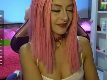 Watch kikilepetite performing live on BoomCams free cam network