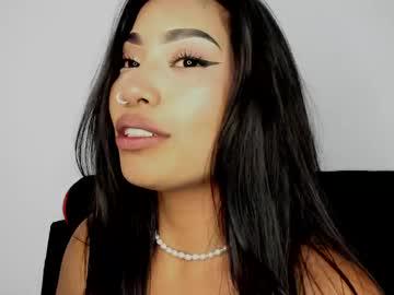 Watch kim_mouth17 performing live on BoomCams free cam network