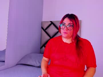 Watch kimberlyy_03 performing live on BoomCams free cam network