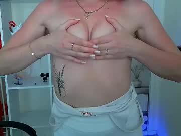 Watch kiss_shy performing live on BoomCams free cam network