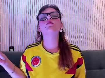 Watch kittyblossom_ performing live on BoomCams free cam network