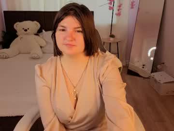 Watch kittyliikk performing live on BoomCams free cam network