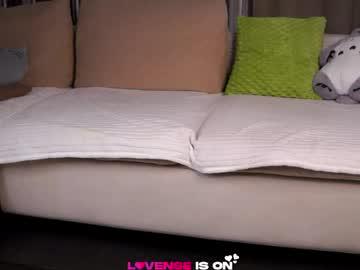 Watch krissyhei performing live on BoomCams free cam network