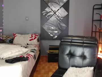 Watch krissyyts performing live on BoomCams free cam network