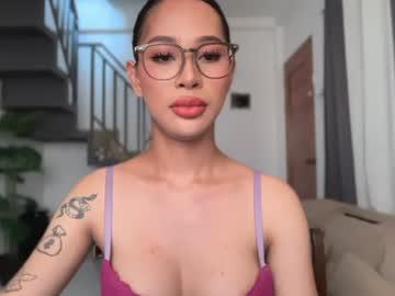 Watch kyll_collins performing live on BoomCams free cam network