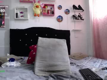 Watch la_gatabk performing live on BoomCams free cam network
