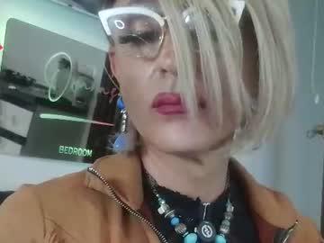 Watch ladyoxana performing live on BoomCams free cam network
