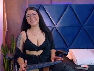 Watch lailarossi_ performing live on BoomCams free cam network