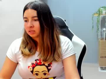 Watch laracat18 performing live on BoomCams free cam network