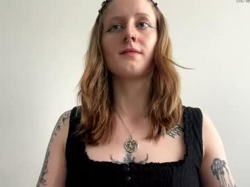 Watch larasweetgirl performing live on BoomCams free cam network