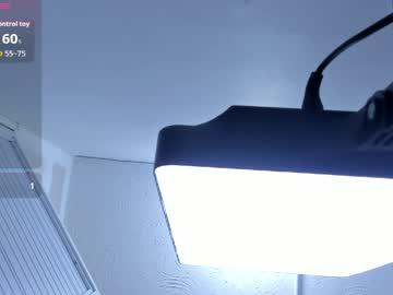 Watch laura_debora18 performing live on BoomCams free cam network