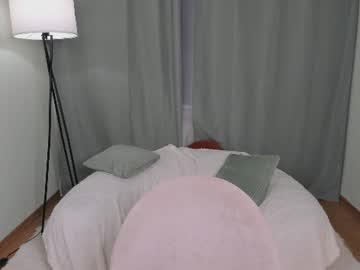 Watch laura_mutti performing live on BoomCams free cam network